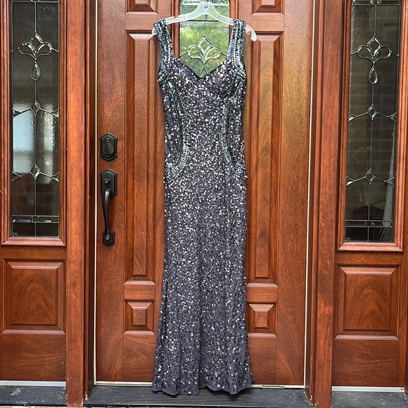 Cache Charcoal Grey Beaded Gown Sz 8 - Picture 4 of 10